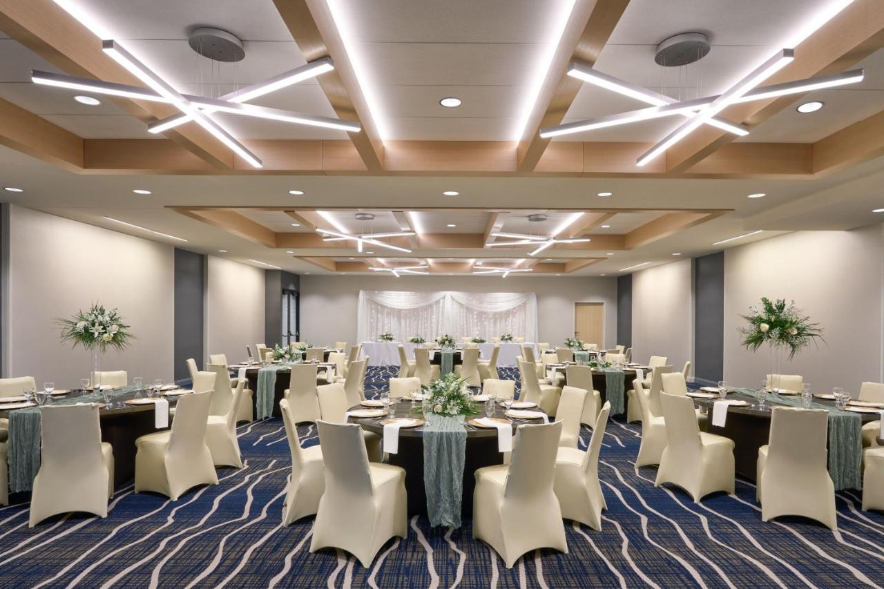 Delta Hotels By Marriott Minneapolis Northeast Экстерьер фото