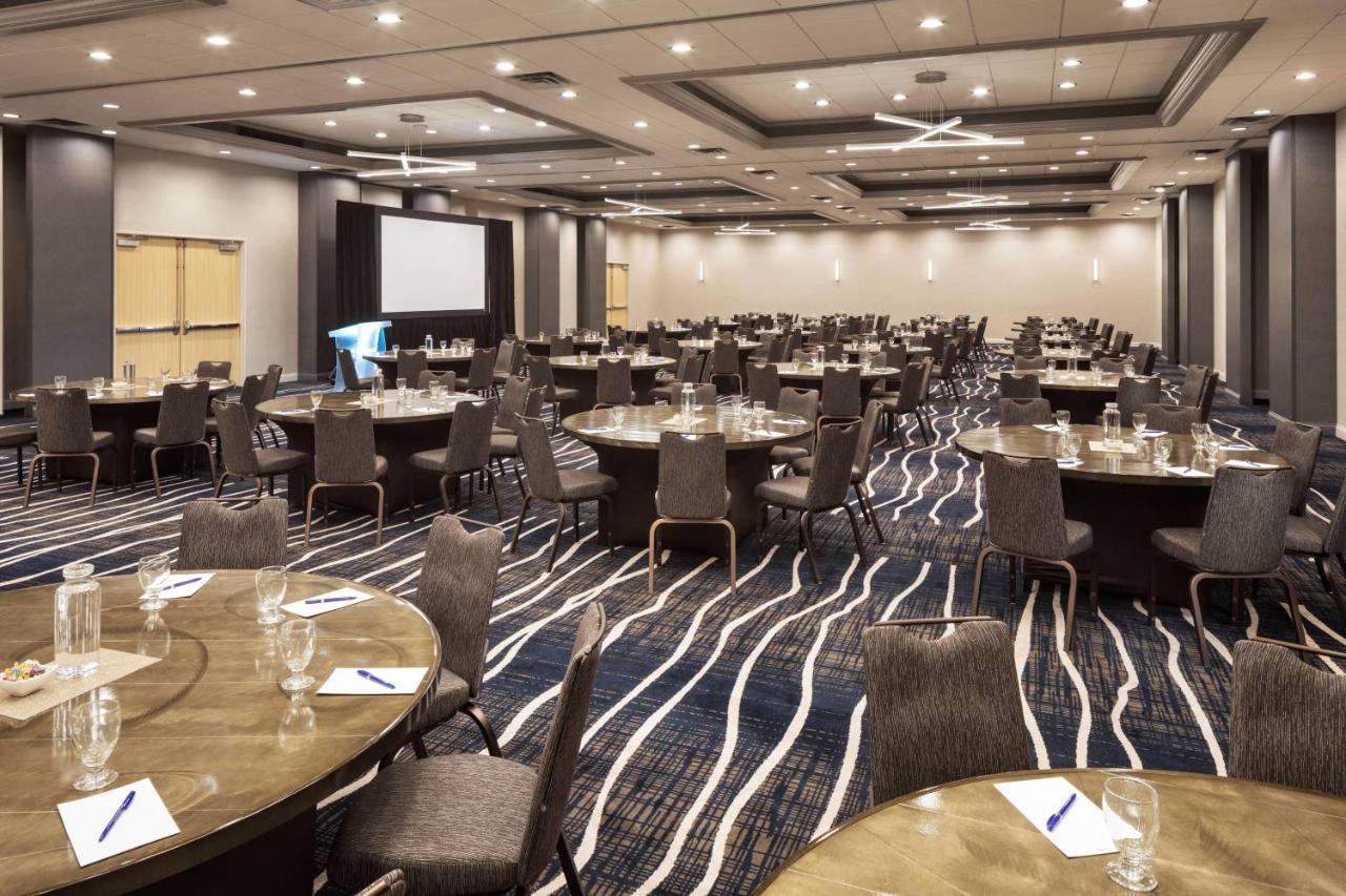 Delta Hotels By Marriott Minneapolis Northeast Экстерьер фото