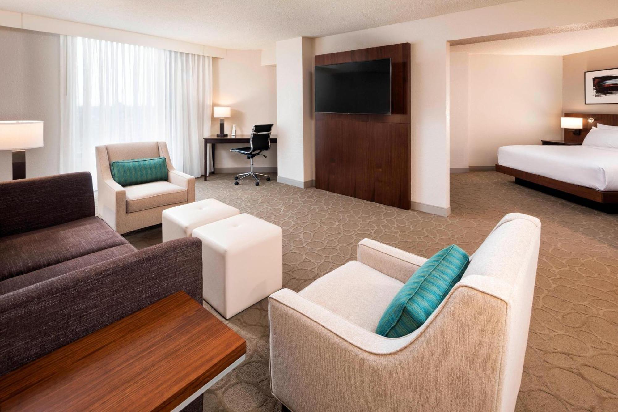 Delta Hotels By Marriott Minneapolis Northeast Экстерьер фото