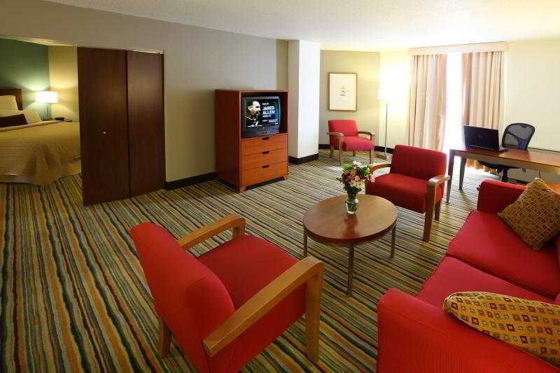 Delta Hotels By Marriott Minneapolis Northeast Экстерьер фото
