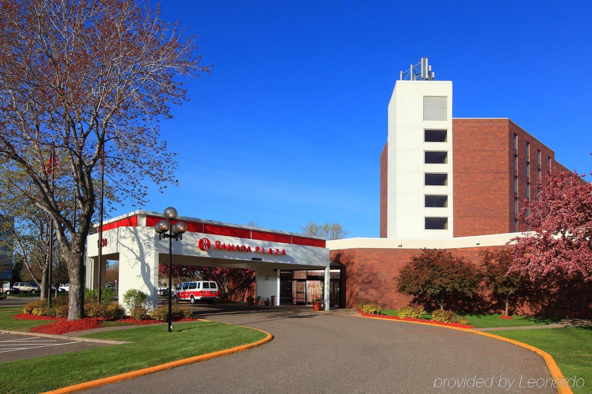 Delta Hotels By Marriott Minneapolis Northeast Экстерьер фото