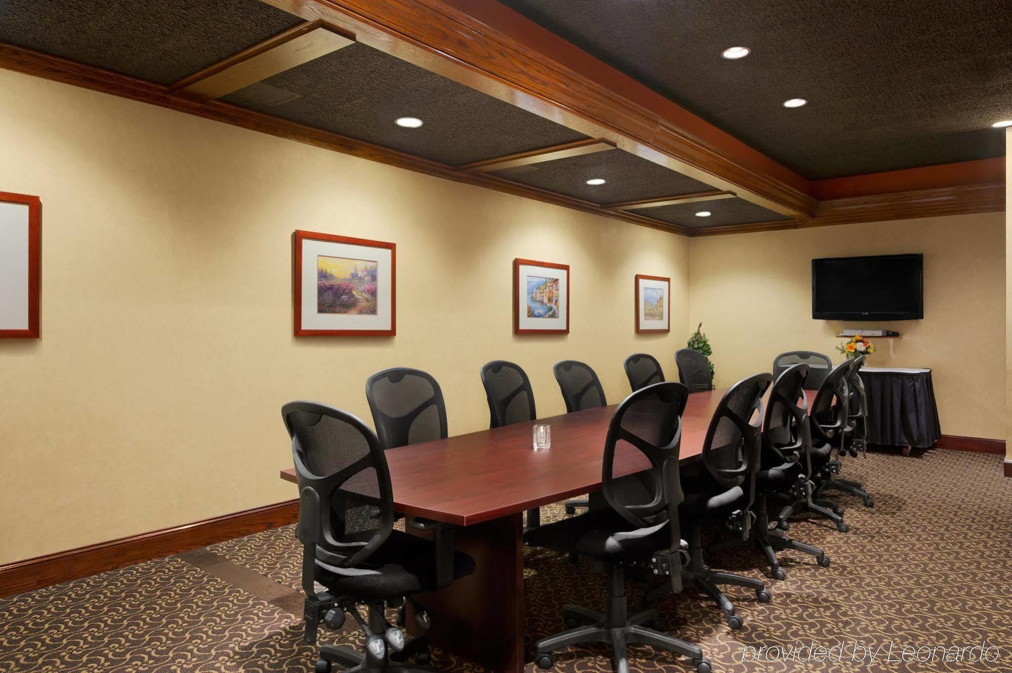Delta Hotels By Marriott Minneapolis Northeast Экстерьер фото