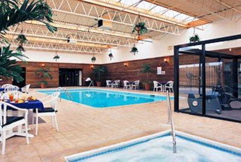 Delta Hotels By Marriott Minneapolis Northeast Экстерьер фото