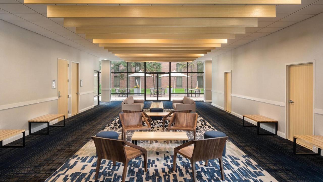 Delta Hotels By Marriott Minneapolis Northeast Экстерьер фото