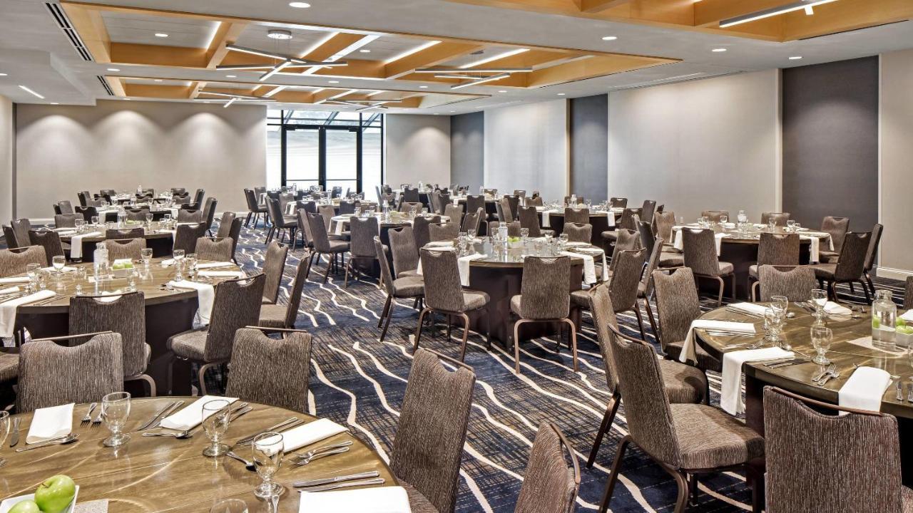Delta Hotels By Marriott Minneapolis Northeast Экстерьер фото